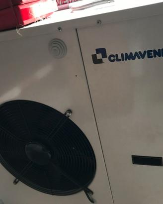 Unità esterna pompa di calore idronica Climaveneta