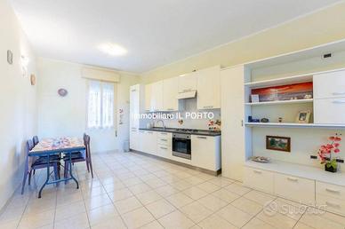 Appartamento di 55 m² con 3 locali e posto auto a 