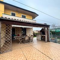 Zimella: villetta a schiera di testa