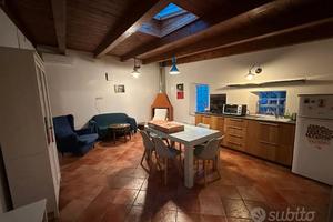 CASAL MONASTERO BiLOCALE ARREDATO E BEN COLLEGATO