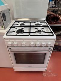 Cucina gas con forno Smeg