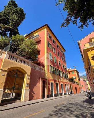 3 LOCALI A GENOVA