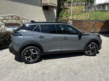 Peugeot 2008 PureTech-ALLURE del 2024