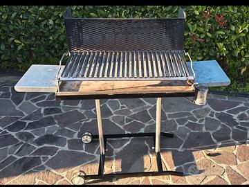 Barbecue  griglia  a legna