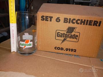 bicchieri della Gatorade 