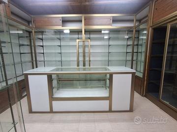 Arredamento per negozio