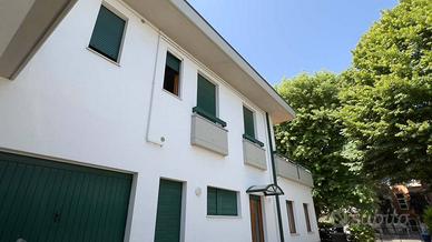 Villetta a schiera di 566 m² con più di 5 locali e