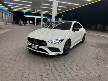 Mercedes-Benz CLA 200d 4MATIC Coupé Night Edition