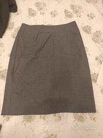 Gonna grigia tubino al ginocchio