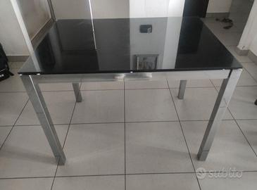 Tavolo in vetro allungabile