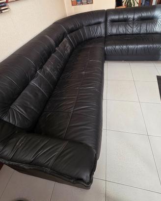 Divano angolare in pelle nero