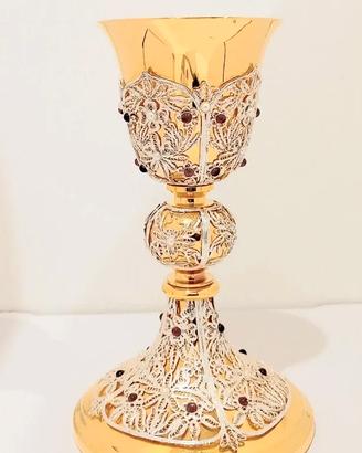 CALICE MESSA IN OTTONE DORATO E FILIGRANA. CM. 23