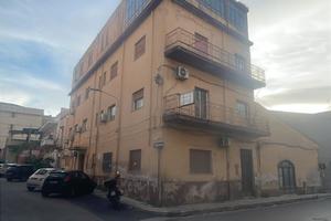 Palazzina precisamente zona Via Kennedy (Rif.1744)