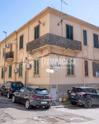 Luminoso trilocale in buone condizioni con cantina