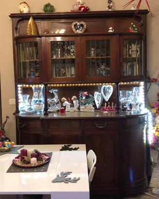 Credenza inizio '900: vetri molati e lati arrotond