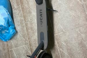 Monopattino elettrico ducati