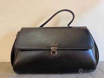 Borsa Axel in pelle nera con tracolla