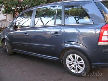 Auto Opel Zafira