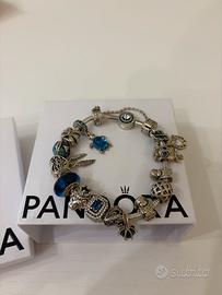 Bracciale Pandora originale con charm in argento