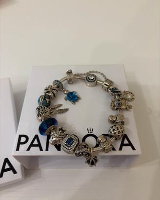 Bracciale Pandora originale con charm in argento