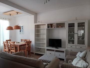 SPAZIOSO E CENTRALISSIMO TRILOCALE A 150m DAL MARE