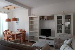 SPAZIOSO E CENTRALISSIMO TRILOCALE A 150m DAL MARE