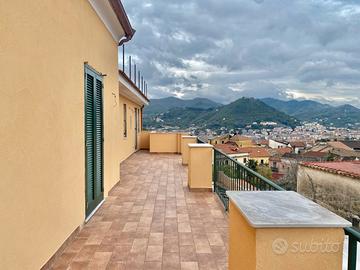 ULTIMO PIANO con Terrazzo e Posto Auto