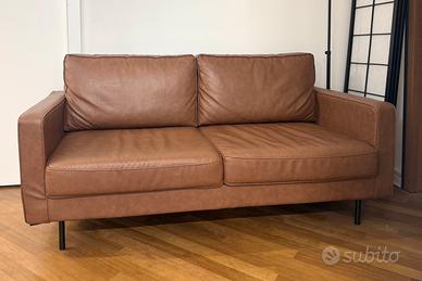 Divano color cammello similpelle 2/3 posti