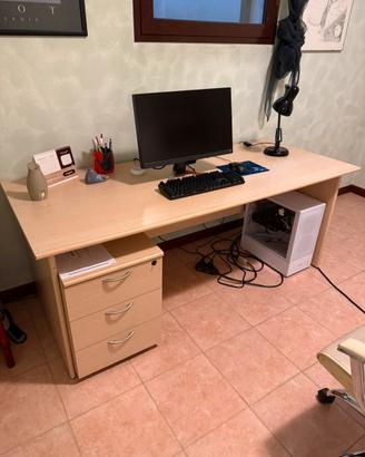 Scrivania legno con cassettiera 180x77x73h