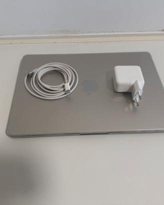 Macbook Air con chip Apple M3 16GB/256G(anno 2024)