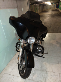 Street Glide Harley Davidson FLHX