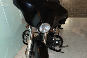 Street Glide Harley Davidson FLHX