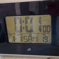 Orologio LCD con monitoraggio temperatura interna