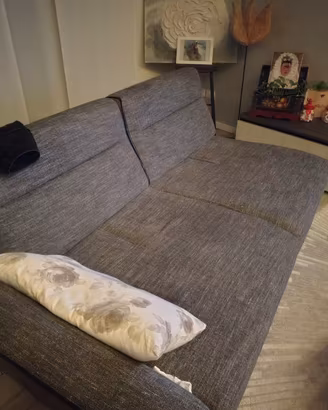 Due divani e pouf 