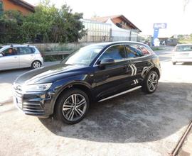 AUDI Q5 2.0 TDI quattro S tronic Design