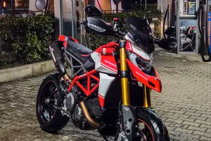 Hypermotard 950 sp 