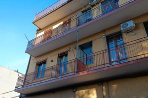 Acireale-Attico 135 mq- ristrut.- 6°p., cl.Energ.G