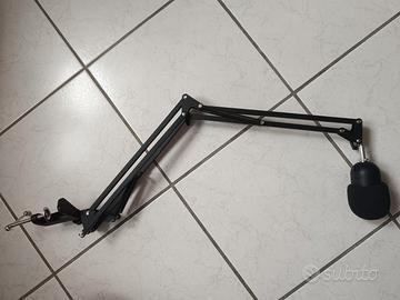 Microfono Razer con asta inclusa