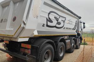 Autocarro 4 assi ribaltabile