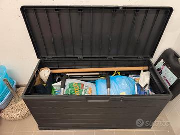 Cassapanca da esterno in plastica