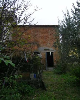Rustico / Casale di 170 m² con 2 locali e posto au