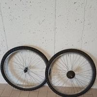 2 ruote complete per bici.  Misura 26.
