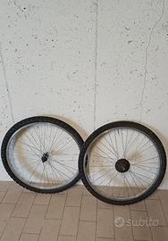 2 ruote complete per bici.  Misura 26.