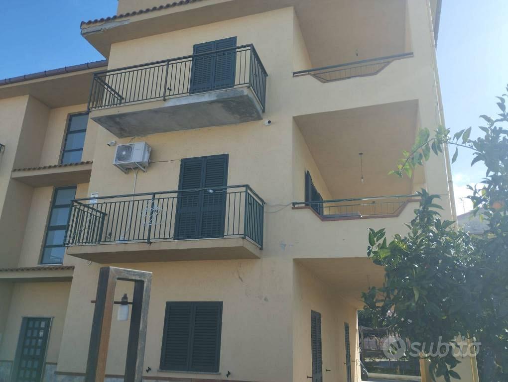 Appartamento di 177 m² con più di 5 locali a Santa - Vista 3