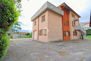 VILLA SINGOLA A CASTELFIDARDO