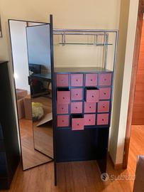 Libreria con specchio