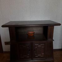 Mobiletto d’antiquariato