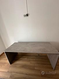 Scrivania colore cemento (Think)