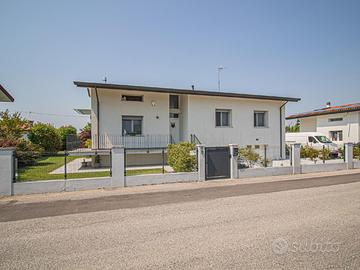 CASA INDIPENDENTE TRICAMERE: sicura, ristruttur...