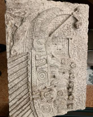 scultura su marmo di verona